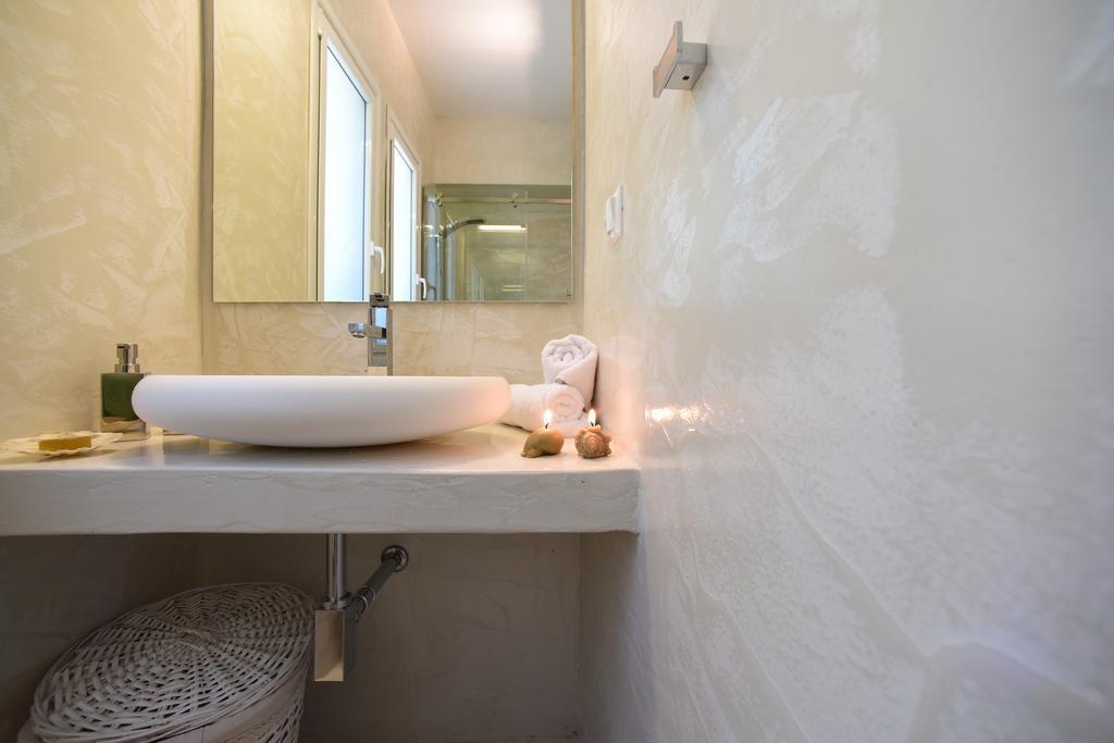 Mavres Luxury Studio Ágios Matthaíos Esterno foto
