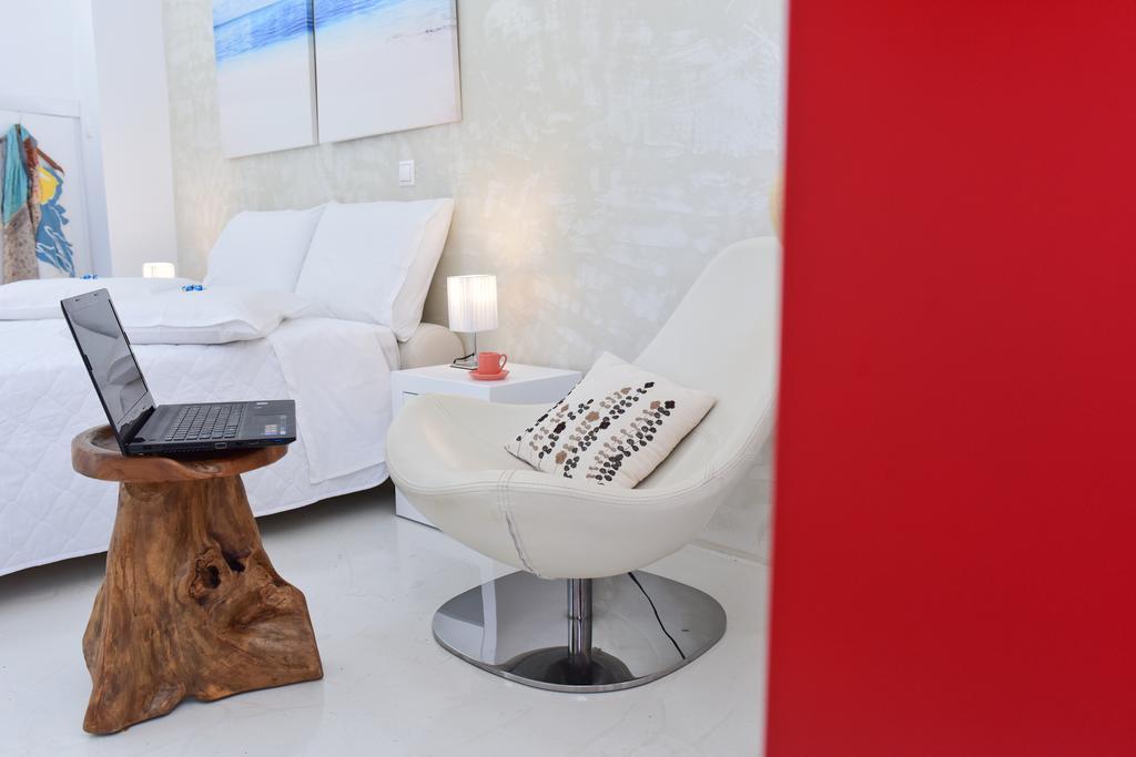 Mavres Luxury Studio Ágios Matthaíos Esterno foto